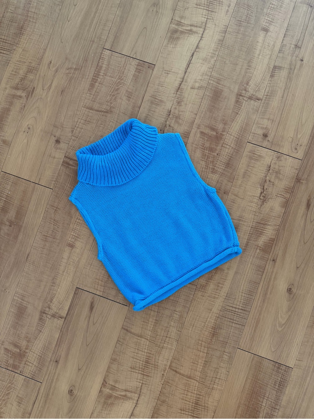 Vintage Sleeveless Cotton Turtleneck Knit Crop Sweater